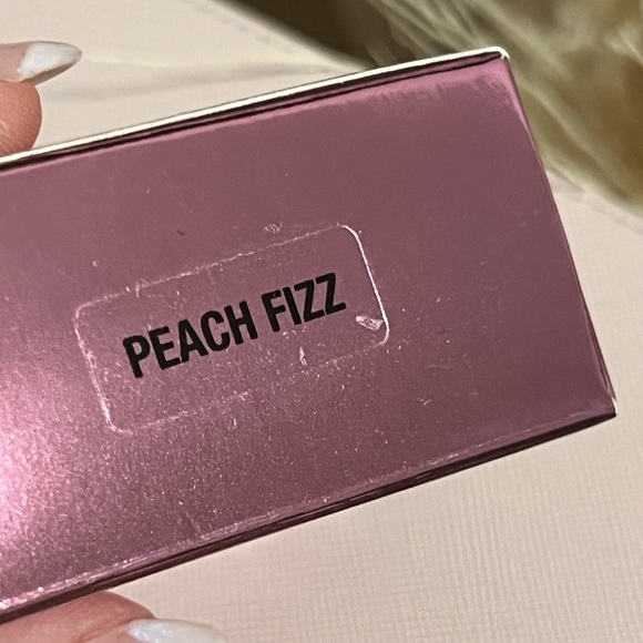 ANASTASIA BEVERLY HILLS • LOOSE HIGHLIGHTER • PEACH FIZZ - Picture 4 of 5